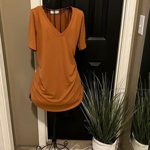 Burnt orange v neck shirt